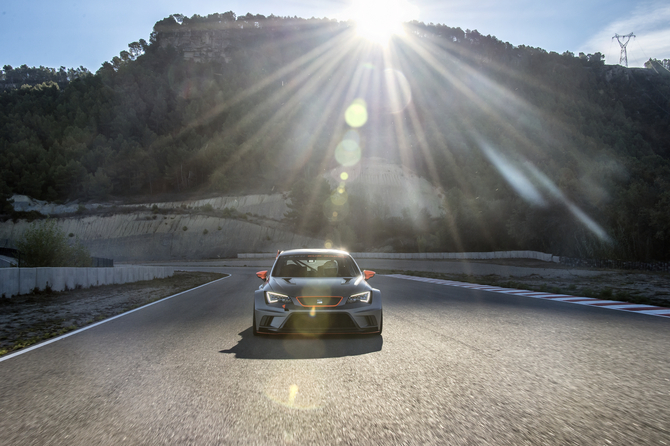 The Leon Cup Racer will get its own one-make racing series in Europe in 2014 The Leon Cup Racer will get its own one-make racing series in Europe in 2014