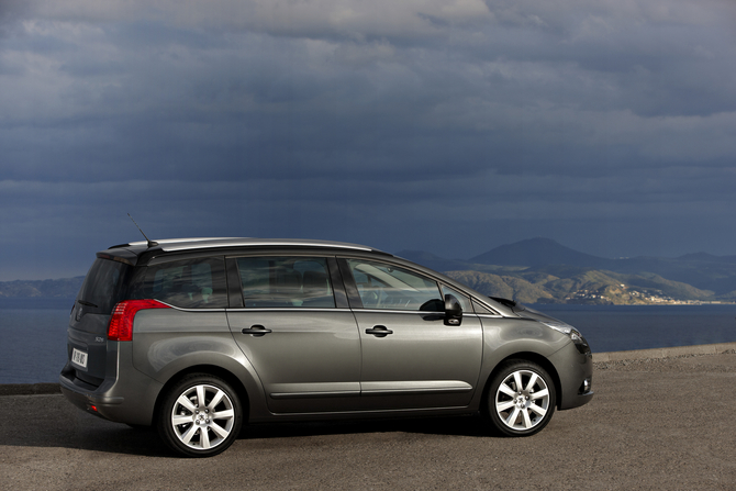 Peugeot 5008 THP Platinum Automatic Peugeot 5008 THP Platinum Automatic