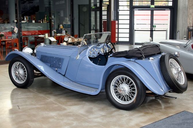 Jaguar SS 100 2½-Litre Jaguar SS 100 2½-Litre