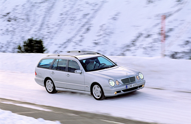 Mercedes-Benz E 55 AMG 4-MATIC Estate Mercedes-Benz E 55 AMG 4-MATIC Estate