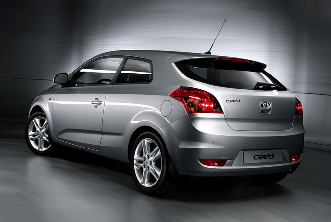 Kia cee'd S coupe 1.4 CVVT EX Kia cee'd S coupe 1.4 CVVT EX