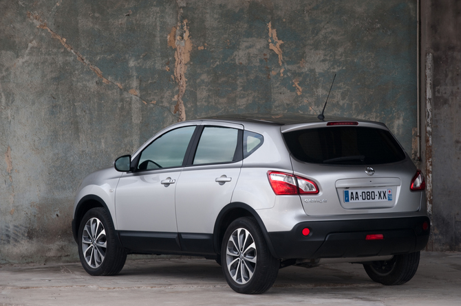 Nissan Qashqai 2.0dCi 4x2 Tekna Premium 17'' (10) Nissan Qashqai 2.0dCi 4x2 Tekna Premium 17'' (10)