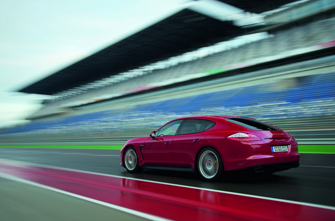 Porsche unveils most powerful Panamera in LA Porsche unveils most powerful Panamera in LA