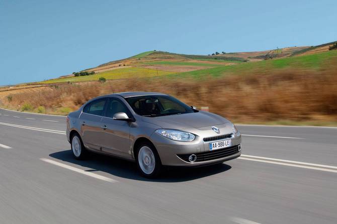 Renault Fluence 2.0 16V 140 Dynamique CVT Renault Fluence 2.0 16V 140 Dynamique CVT