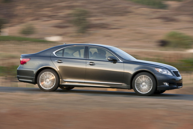 Lexus LS 460 Dynamic Lexus LS 460 Dynamic