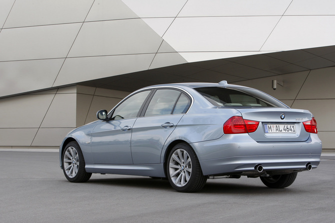 BMW 335i Navigation Auto (E90) LCI BMW 335i Navigation Auto (E90) LCI