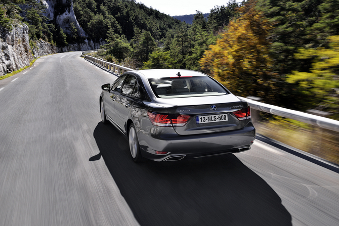 Lexus LS 600h L Lexus LS 600h L