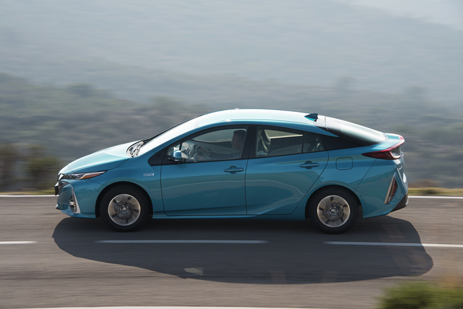Toyota Prius Plug-in Hybrid Luxury Toyota Prius Plug-in Hybrid Luxury
