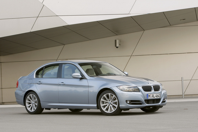 BMW 335i Navigation Auto (E90) LCI BMW 335i Navigation Auto (E90) LCI