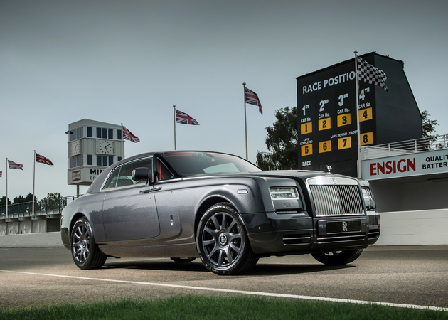 O Chicane Phantom Coupé recebe jantes de 10 raios Gunmetal O Chicane Phantom Coupé recebe jantes de 10 raios Gunmetal