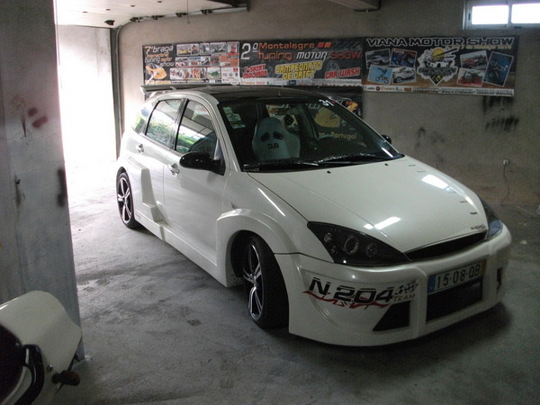 Ford Focus 2.0 Zetec-E Ford Focus 2.0 Zetec-E
