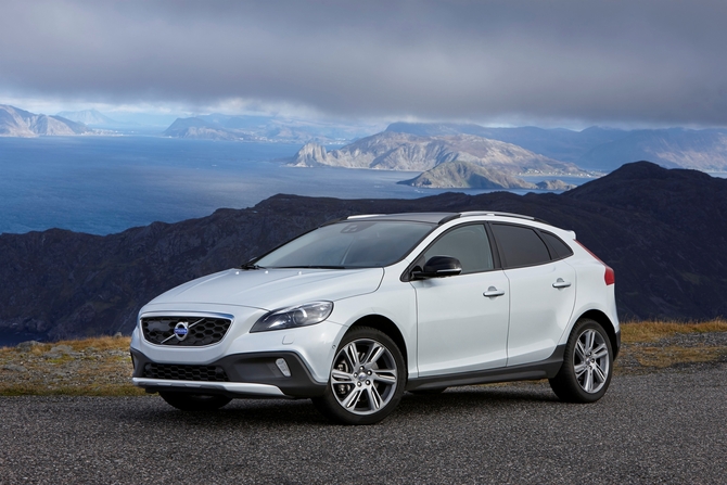 Volvo V40 Cross Country D2 Volvo Ocean Race Volvo V40 Cross Country D2 Volvo Ocean Race