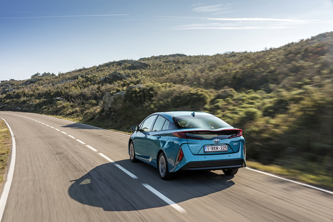 Toyota Prius Plug-in Hybrid Power Sky Toyota Prius Plug-in Hybrid Power Sky