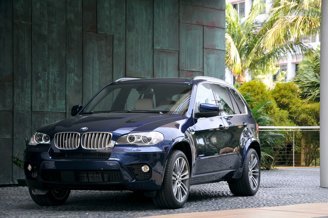 BMW X5 xDrive50i M Sport BMW X5 xDrive50i M Sport