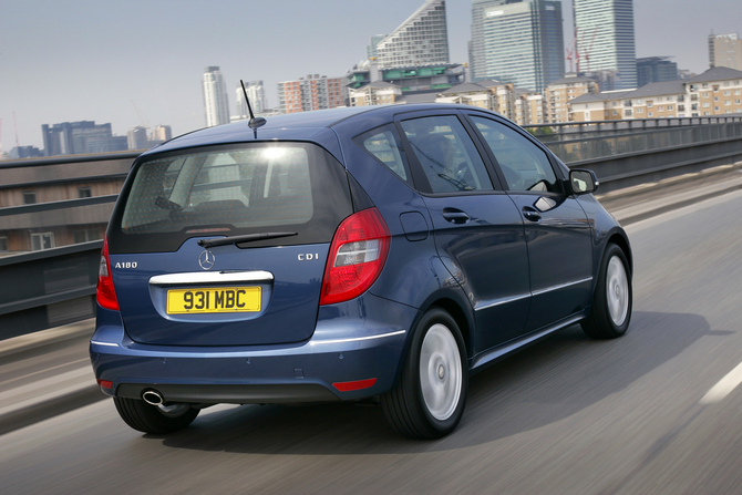 Mercedes-Benz A 160 CDI Avantgarde Autotronic Mercedes-Benz A 160 CDI Avantgarde Autotronic