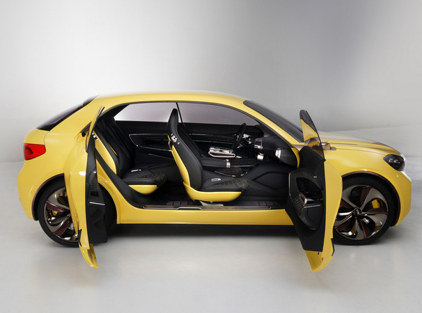 It has suicide doors and no B-pillars It has suicide doors and no B-pillars