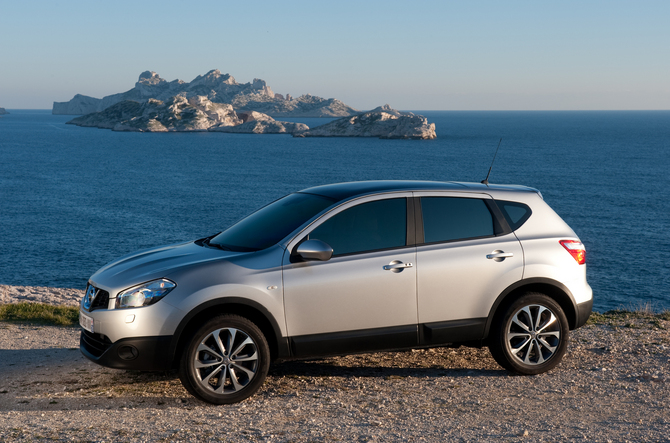 Nissan Qashqai 2.0dCi 4x4 Tekna Premium 18'' (10) Nissan Qashqai 2.0dCi 4x4 Tekna Premium 18'' (10)
