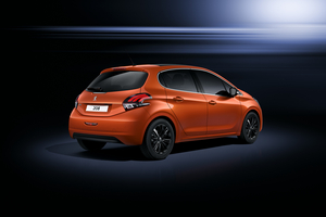 Uma das novidades do novo 208 é a nova linha GT Line que pretende trazer alguns elementos do GTi