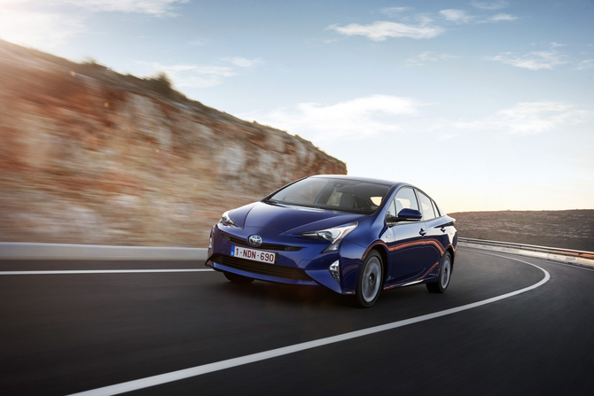 Toyota Prius 1.8 HSD Luxury Toyota Prius 1.8 HSD Luxury