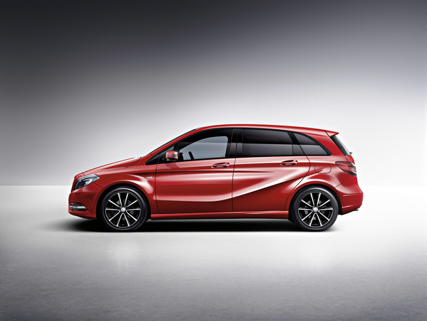 Mercedes-Benz B 180 CDI BlueEFFICIENCY Sports Tourer AT Mercedes-Benz B 180 CDI BlueEFFICIENCY Sports Tourer AT