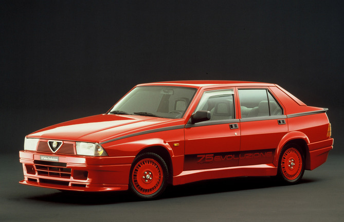 Alfa Romeo 75 1.8 i Turbo Evoluzione Alfa Romeo 75 1.8 i Turbo Evoluzione