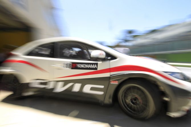 Honda Begins Testing Civic WTCC at Vallelunga Honda Begins Testing Civic WTCC at Vallelunga
