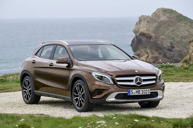 Novo modelo combina as características de um veículo compacto com as de um SUV Novo modelo combina as características de um veículo compacto com as de um SUV