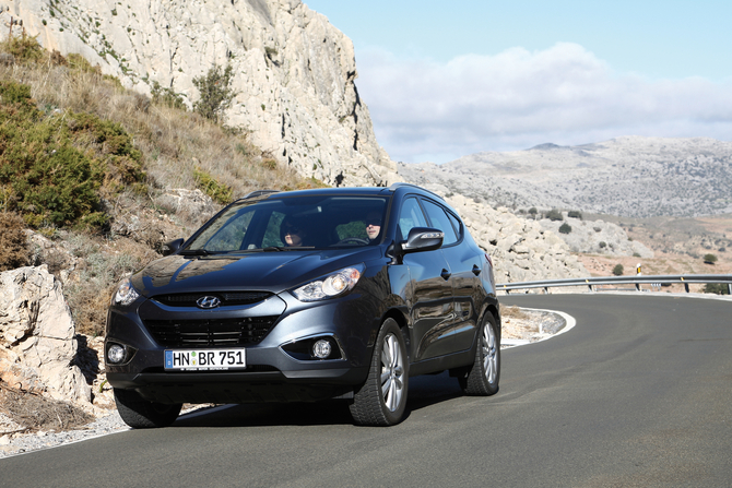 Hyundai ix35 1.7 CRDi VGT 115hp 4x2 Blue Style Hyundai ix35 1.7 CRDi VGT 115hp 4x2 Blue Style