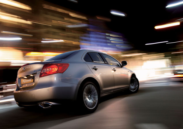 Suzuki Kizashi SE FWD Suzuki Kizashi SE FWD