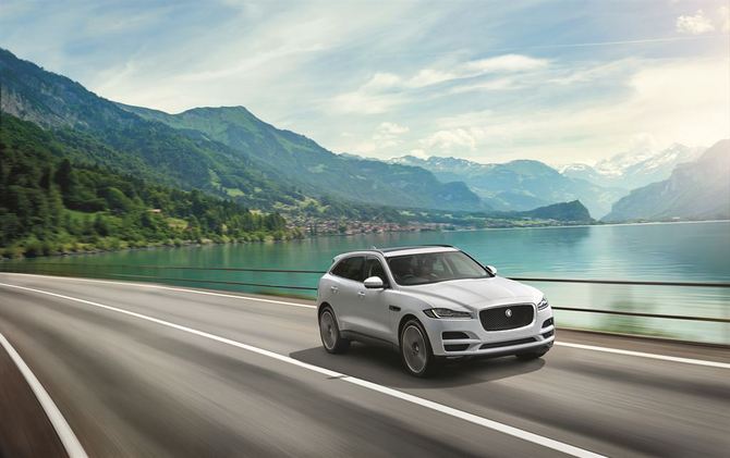 Jaguar F-Pace 2.0L i4D RWD Portfolio Jaguar F-Pace 2.0L i4D RWD Portfolio