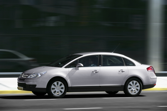 Citroën C4 Saloon 1.6i 16v Citroën C4 Saloon 1.6i 16v