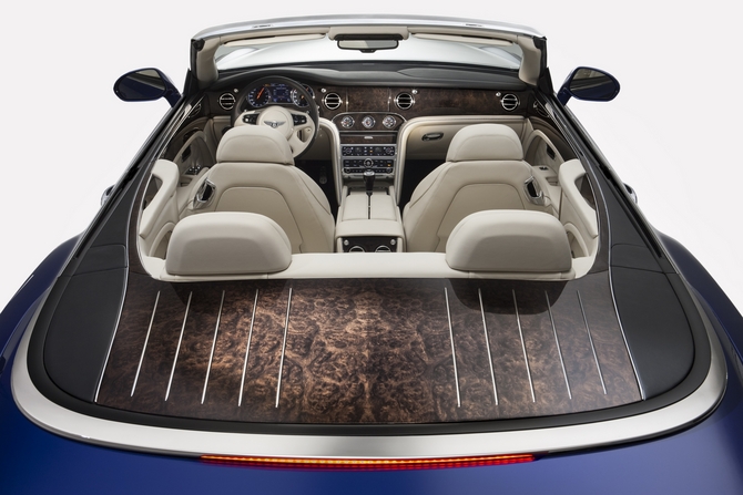 With this engine the Grand Convertible can reach 100km/h in 4.9 seconds With this engine the Grand Convertible can reach 100km/h in 4.9 seconds