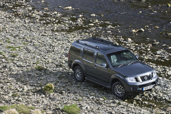 Nissan Pathfinder 3.0 V6 dCi AT LE 7L Nissan Pathfinder 3.0 V6 dCi AT LE 7L