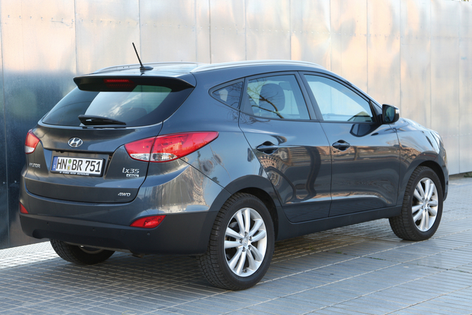Hyundai ix35 2.0 CRDi VGT 184hp 4x4 Style A/T Hyundai ix35 2.0 CRDi VGT 184hp 4x4 Style A/T