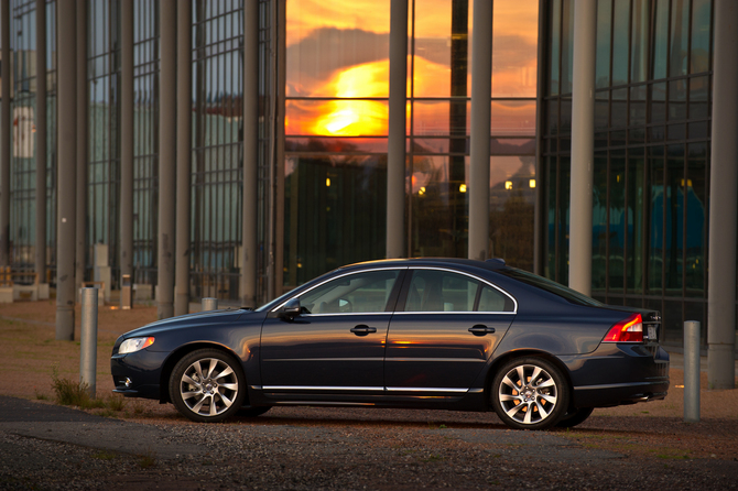 Volvo S80 D5 Summum AWD Geartronic Volvo S80 D5 Summum AWD Geartronic