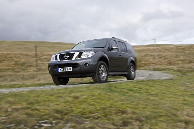Nissan Pathfinder 2.5 dCi 190cv SE 7L Nissan Pathfinder 2.5 dCi 190cv SE 7L