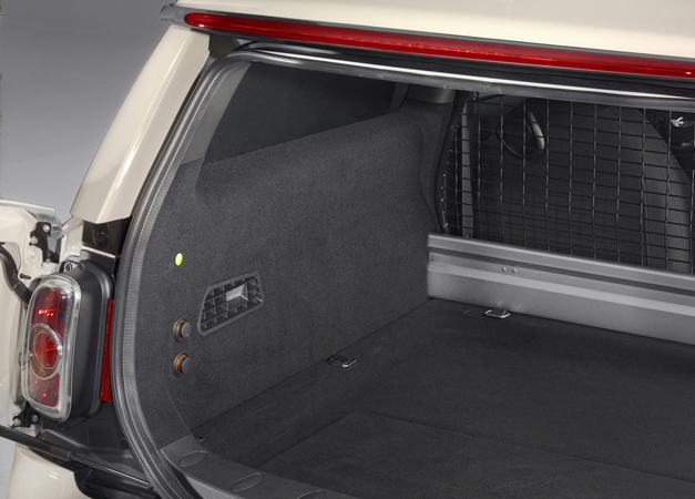 Inside the car has 12-volt outlets Inside the car has 12-volt outlets