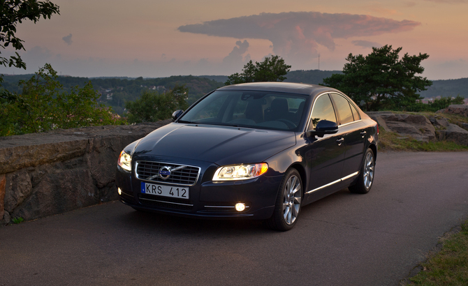 Volvo S80 DRIVe Momentum Volvo S80 DRIVe Momentum