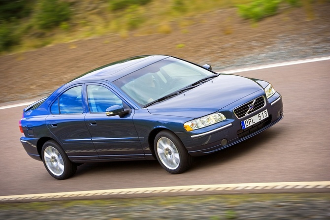 Volvo S60 2.5T Automatic Volvo S60 2.5T Automatic