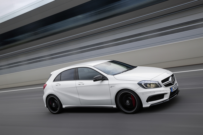As vendas da Mercedes estão ligeiramente em quebra na Alemanha e na China As vendas da Mercedes estão ligeiramente em quebra na Alemanha e na China