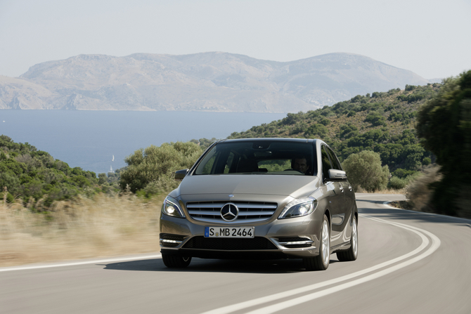 Mercedes-Benz B 180 CDI BlueEFFICIENCY Sports Tourer Mercedes-Benz B 180 CDI BlueEFFICIENCY Sports Tourer