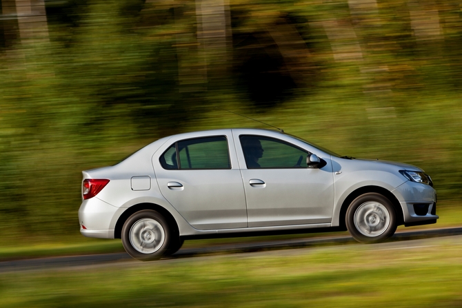 Based on the sedan model is the Sandero. Based on the sedan model is the Sandero.