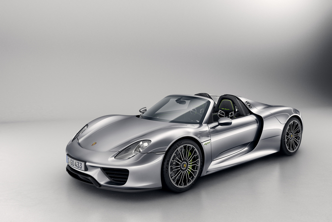 Carro está disponível com um pacote opcional Weissach que o torna ainda mais radical Carro está disponível com um pacote opcional Weissach que o torna ainda mais radical