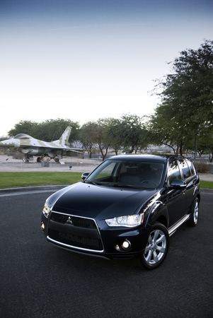 Mitsubishi Outlander XLS 2WD Mitsubishi Outlander XLS 2WD
