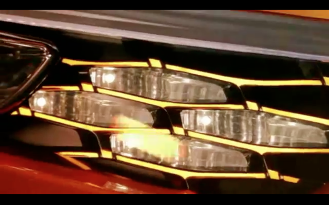 Parece que cada um dos favos da grelha está iluminado Parece que cada um dos favos da grelha está iluminado