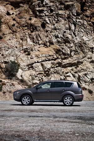 Mitsubishi Outlander XLS 2WD Mitsubishi Outlander XLS 2WD