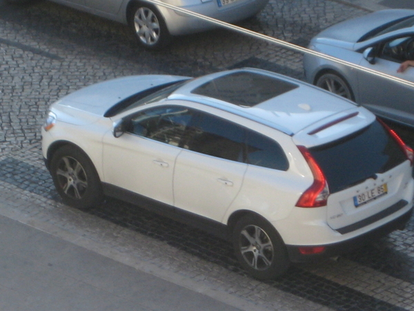Volvo XC60 2.4 D5 ES 4WD Automatic Volvo XC60 2.4 D5 ES 4WD Automatic