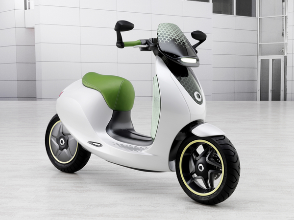 O design da eScooter pega no formato clássico de uma Vespa e moderniza-o O design da eScooter pega no formato clássico de uma Vespa e moderniza-o