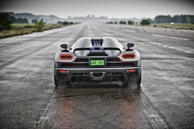 Koenigsegg Agera R smashes 0-200 mph record Koenigsegg Agera R smashes 0-200 mph record
