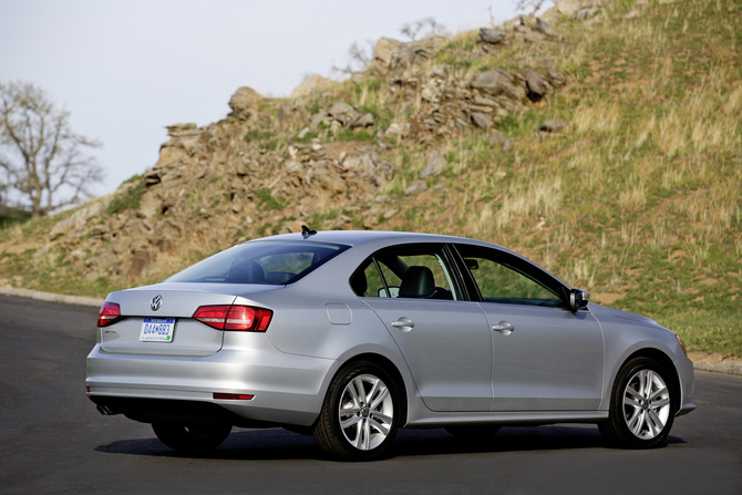 Volkswagen Jetta 2.0L GLI SEL Automatic Volkswagen Jetta 2.0L GLI SEL Automatic